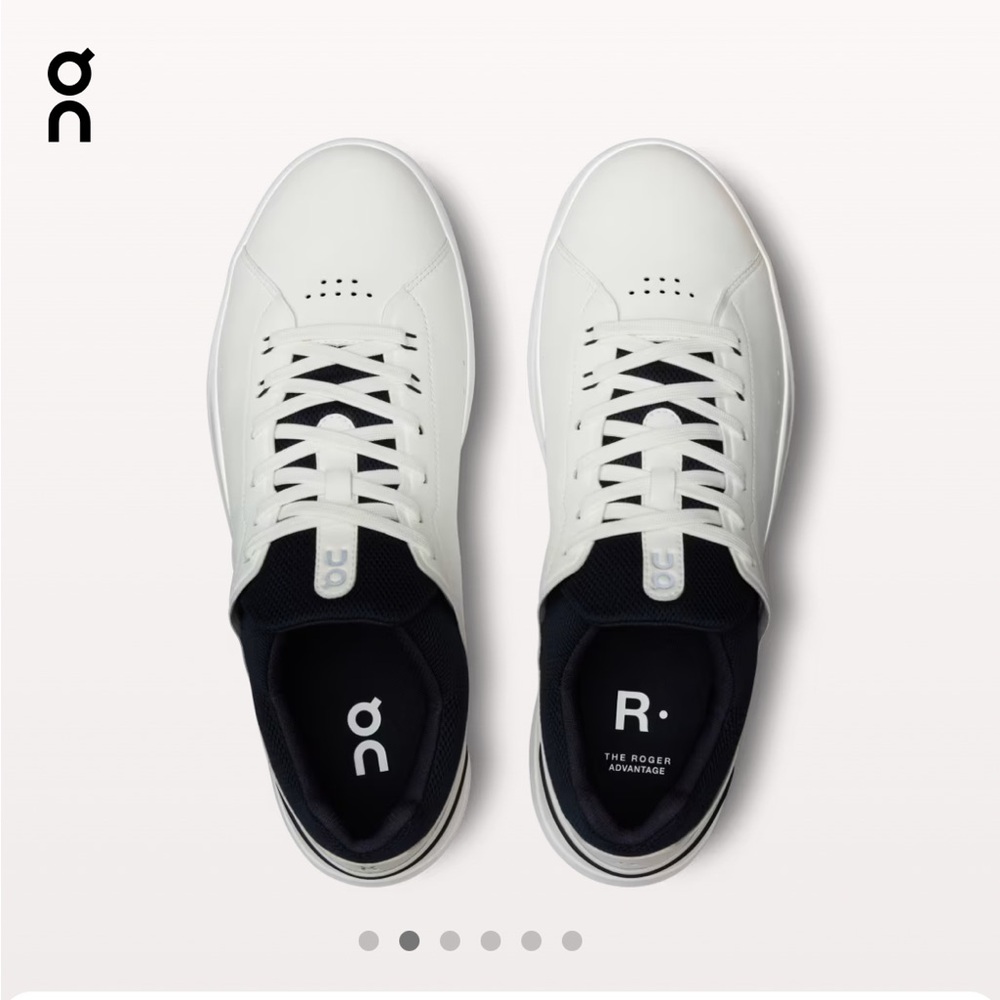 On Roger Advantage court shoe